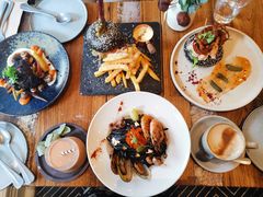 -FLOVIE FLORIST CAFE