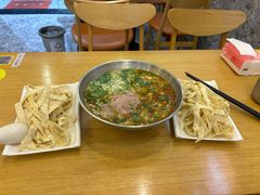 -八百里牛肉汤(盖饭·锅贴·万象城店)