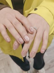 -花岐款式专研健康美甲沙龙
