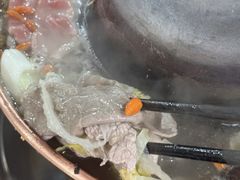 -果松木炭酸菜铜火锅·外婆参鸡汤