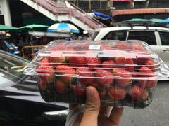 -瓦洛洛传统市场