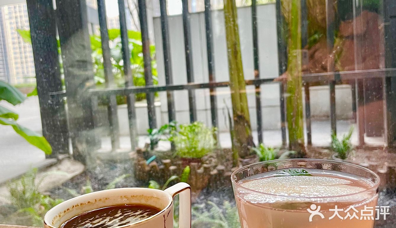 小坐一会儿～喝一杯蔓越莓蜜桃汽泡水