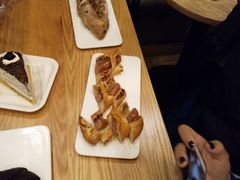 -焙丽拾光(麦凯乐直营店)