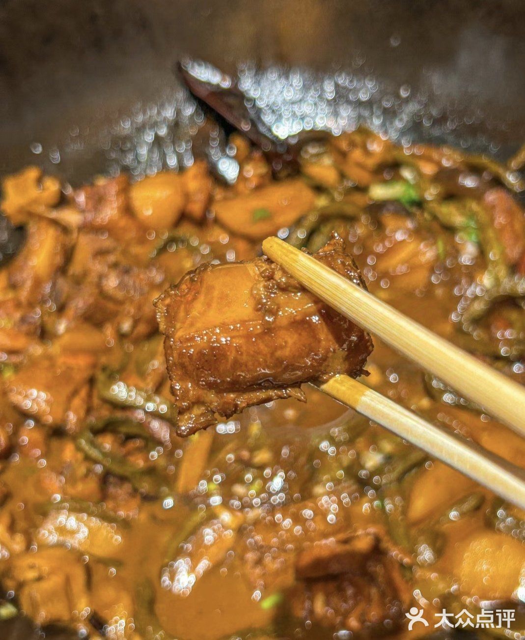 一锅铁锅炖，你我更亲近。