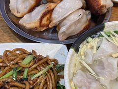 -黄阿姨锅贴大王(万航渡路店)