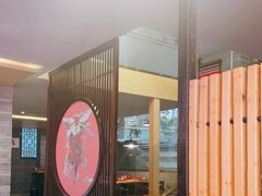 -虾弄弄海派小龙虾·牛羊蝎子火锅