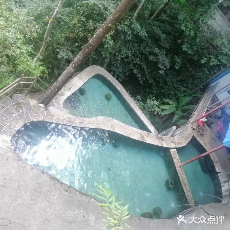 腾冲樱花谷森林温泉