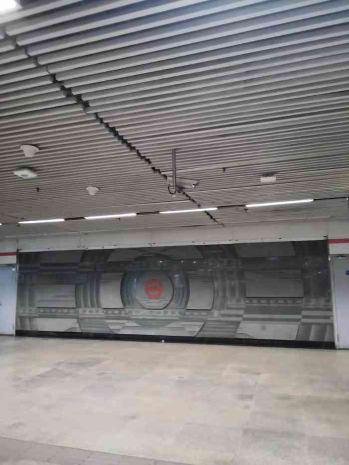 衡山路(地铁站)-"去附近见客户的,因为市区堵车太厉害了所以.