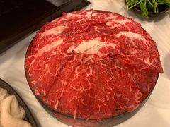 安格斯牛肉-鲜入围煮花胶鸡海鲜火锅