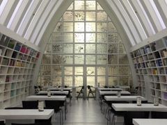 -钟书阁(松江泰晤士小镇店)