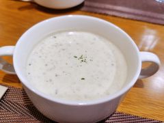蘑菇奶油浓汤-LUCCA卢卡西班牙海鲜饭(远洋广场店)