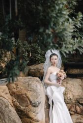 点击看大图 -Renee芮亦婚纱