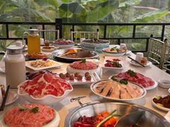 -茅草房·河畔园林火锅