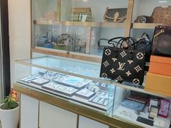 -鑫羽黄金首饰奢侈品回收鉴定
