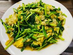 韭菜炒鸡蛋-华洋狼诱惑酱骨头(白塔堡店)