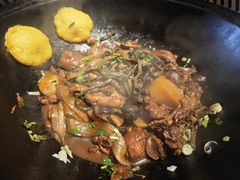 -锅老头海鲜铁锅炖