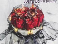 女王红玫瑰皇冠生日蛋糕-艾加柒克蛋糕茶歇甜品台(春熙路店)