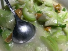 鲜丝瓜焖河蚌-费大厨辣椒炒肉(黄兴中心广场店)