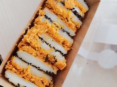 蛋黄肉松切糕-米阿糯糕团•酒酿•甜品(莫愁店)
