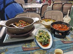 -刘姐啤酒鱼民族演艺餐厅(西街总店)