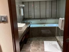 -广州中心皇冠假日酒店