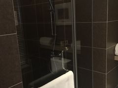 -西安大雁塔科技大学地铁站亚朵酒店