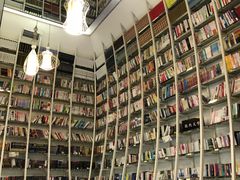 -钟书阁(松江泰晤士小镇店)