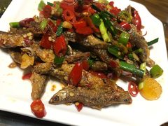 -临江餐馆二楼美食部落