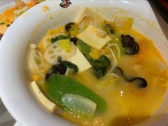 -渝是乎酸菜鱼·川渝小炒(新世界百货望京店)