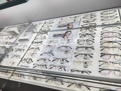 -潘多拉眼镜·蔡司依视路明月(潘家园店)