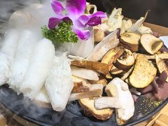 -一朵菌·野生菌探索家火锅(南亚店)