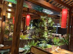 -野山舂·贵州现舂酸汤火锅(鸿通城店)