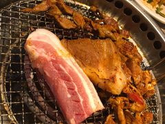 厚切五花肉-火炉火自助餐(喜隆多店)