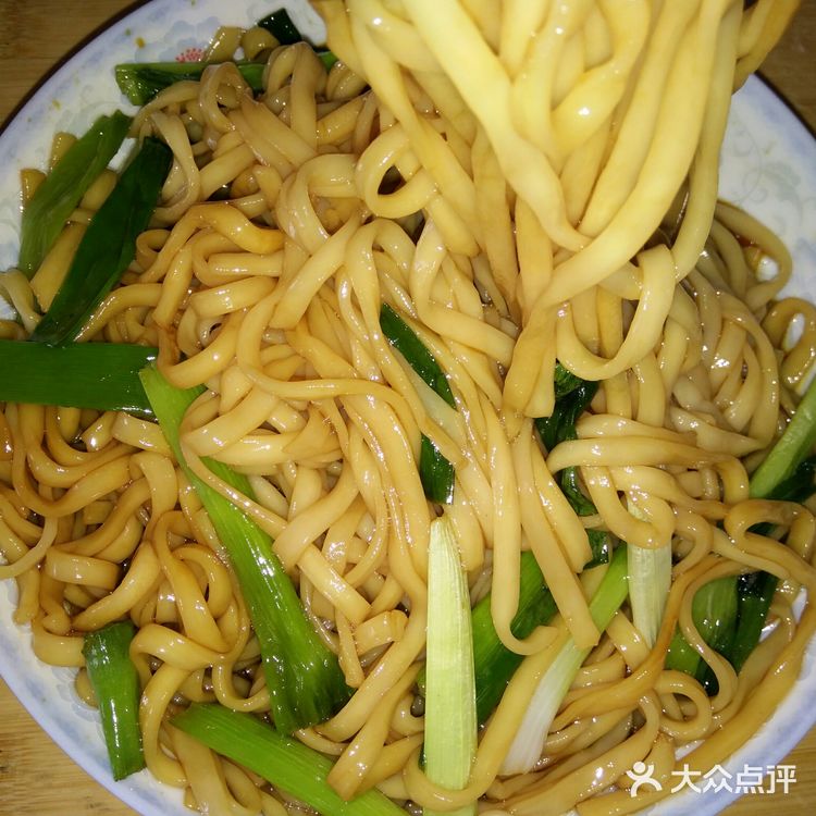 简单易学的家常饭之葱油拌面