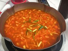 -毛辣果·贵州红酸汤牛肉火锅(西单店)