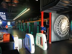 -极限PLAY运动娱乐新世界·团建派对潮玩休闲馆·室内蹦极高空游乐园