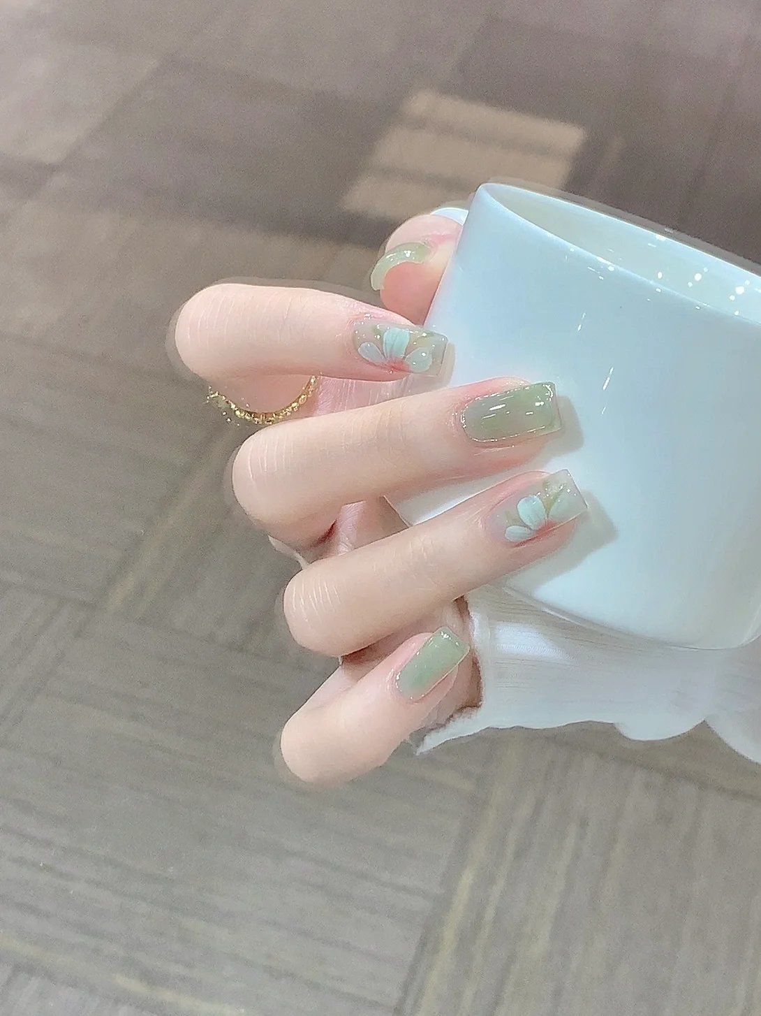 长岛冰茶!清新抹茶浅绿山茶花式美甲