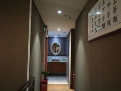 -莱蔻·圣灸堂·推拿艾灸(天山店)