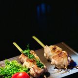 这家宝藏烧鳥威士忌吧居然还有驻唱