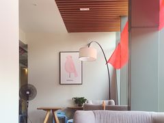 -樱花里音乐餐吧·牛扒椰子鸡(东圃店)