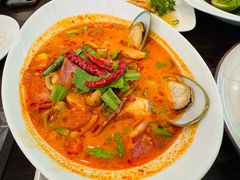-Chom Cafe and Restaurant