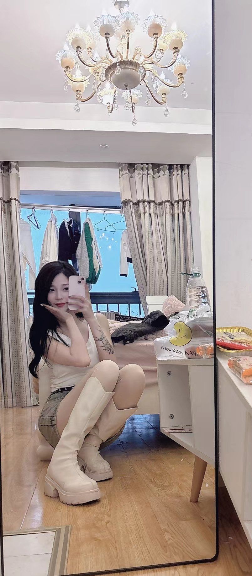 房间里的自拍小剧场