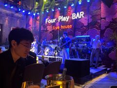 -FOUR PLAY BAR