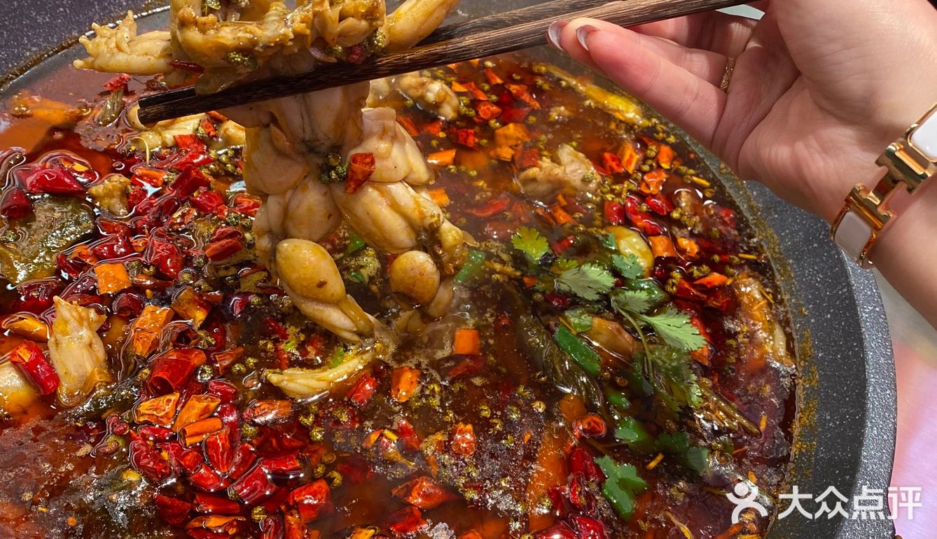 吃过这么多家美蛙鱼头这家是我吃过最好吃的