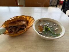 -洪峰浩老北京烧饼夹肉(角门路店)
