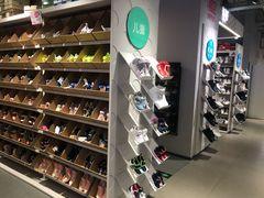 -唯品会(北京国瑞城店)