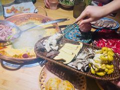 -洱火云南酸菜牛肉火锅(石景山当代商城店)