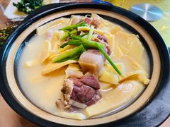 -赋石水库船头鱼红房子饭店