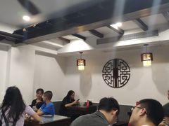 大堂-长人馄饨铺(解放街店)