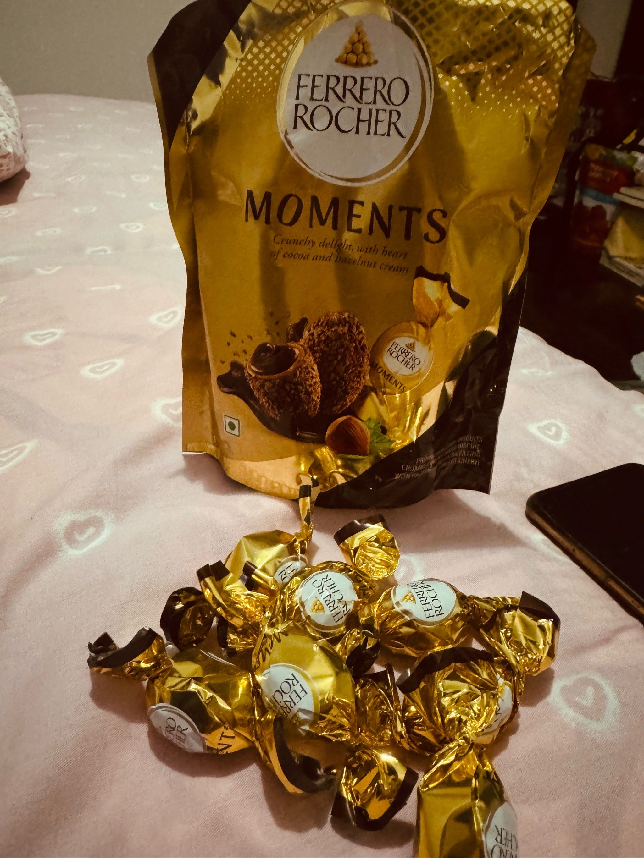 费列罗原装进口零食限定夹心榛子威化牛奶皮球独立巧克力袋装